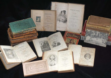 Editions of Susanna Rowson’s 1791 besteller Charlotte Temple.